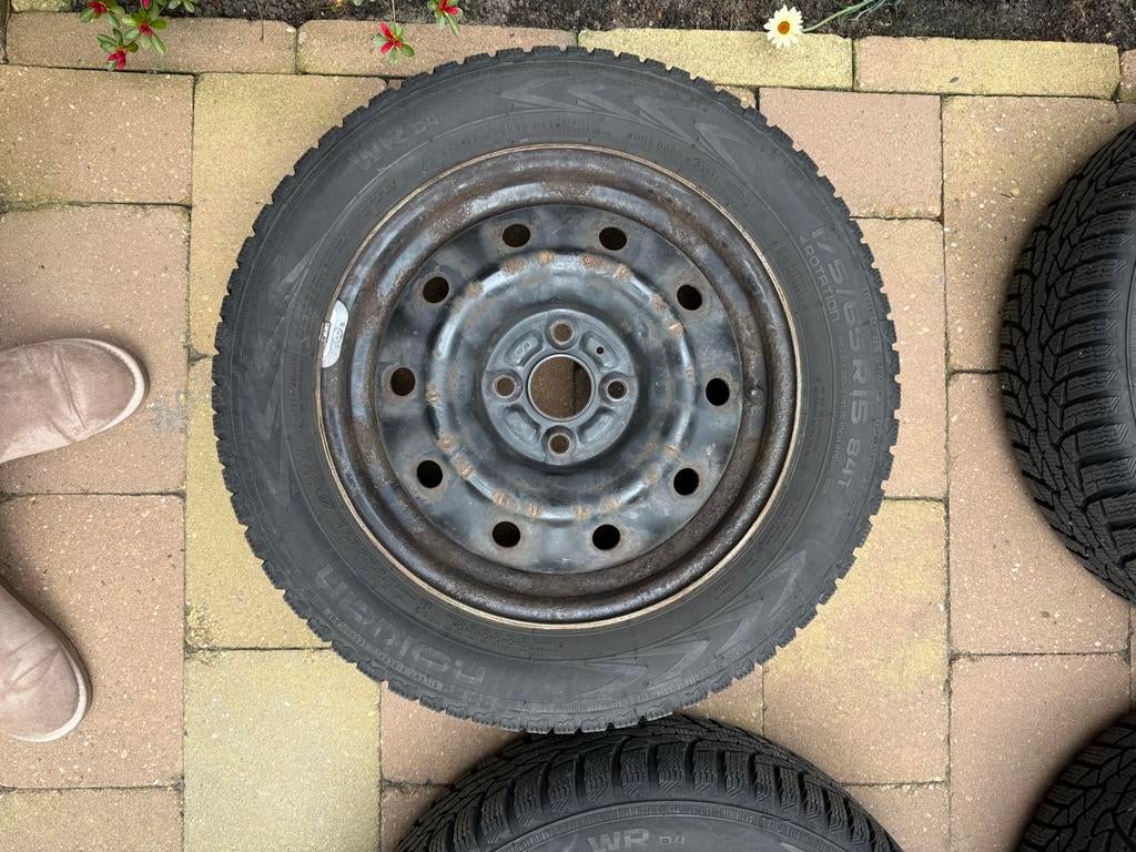 Suzuki Swift winterbanden set 175/65 R15, Gebruikt, 15 inch, 175 mm, Banden en Velgen