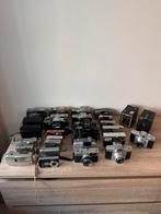 Partij van 55 camera's met flitsers en accessoires, Ophalen, Gebruikt, Compact, Overige Merken