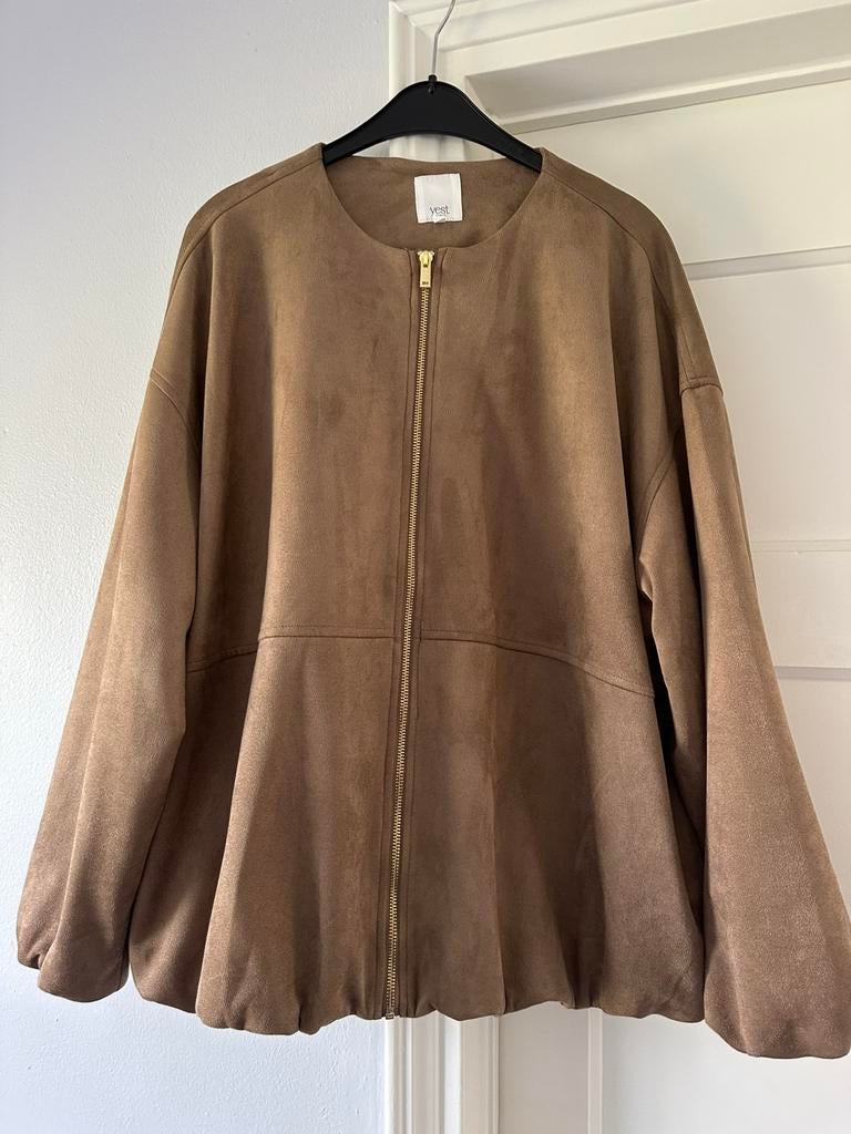 Yest suede bomberjasje maat 2, Kleding | Dames, Grote Maten, Ophalen of Verzenden, Nieuw, Bruin, Jasje of Colbert