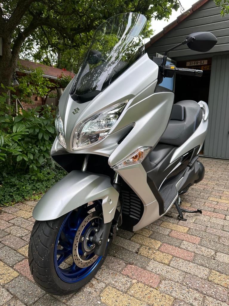 Suzuki Burgman 400 met 2046 km!, Motoren, Scooter, Occasion, Particulier, 399 cc