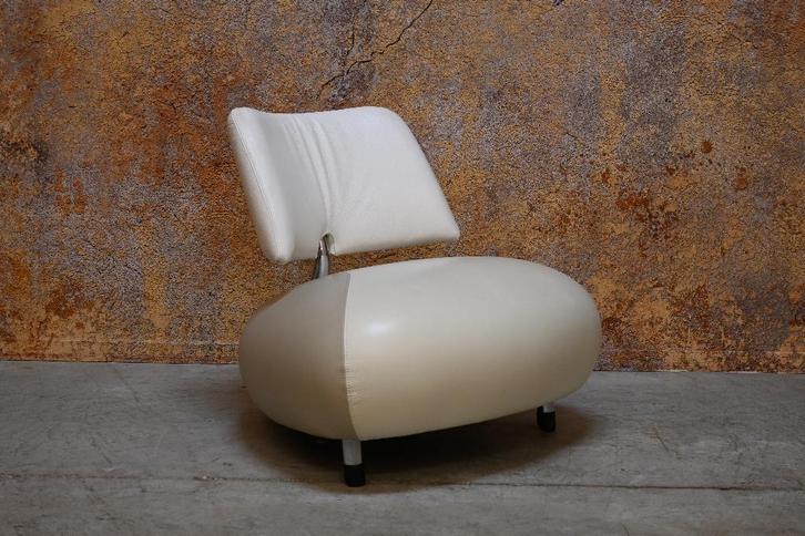 ZGANieuw leren Leolux Pallone design fauteuil, Huis en Inrichting, Fauteuils, Zo goed als nieuw, Leer, Metaal, 75 tot 100 cm, 75 tot 100 cm