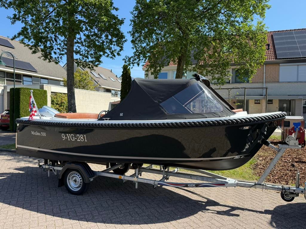 Maxima 550 , Honda 40 pk , inclusief Kick trailer, Watersport en Boten, Ophalen, Zo goed als nieuw, 3 tot 6 meter, Buitenboordmotor