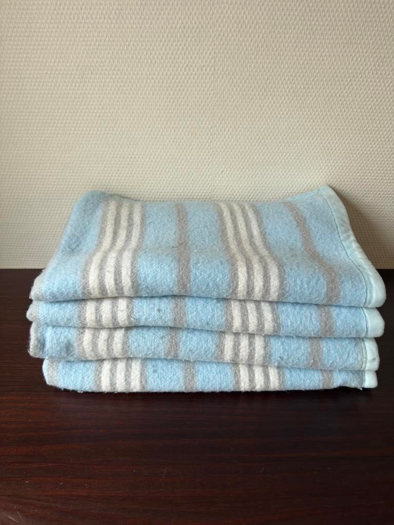 Vintage Lichtblauw Gestreep Woondeken, Deken, Acryl, Ophalen of Verzenden, Gebruikt