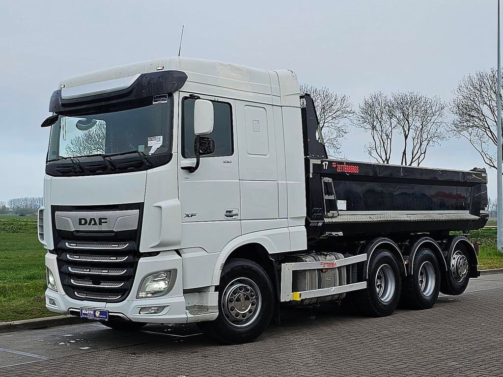 DAF XF 530 8x4 faw steel tipper, Automaat, Cruise Control, Euro 6, Wit