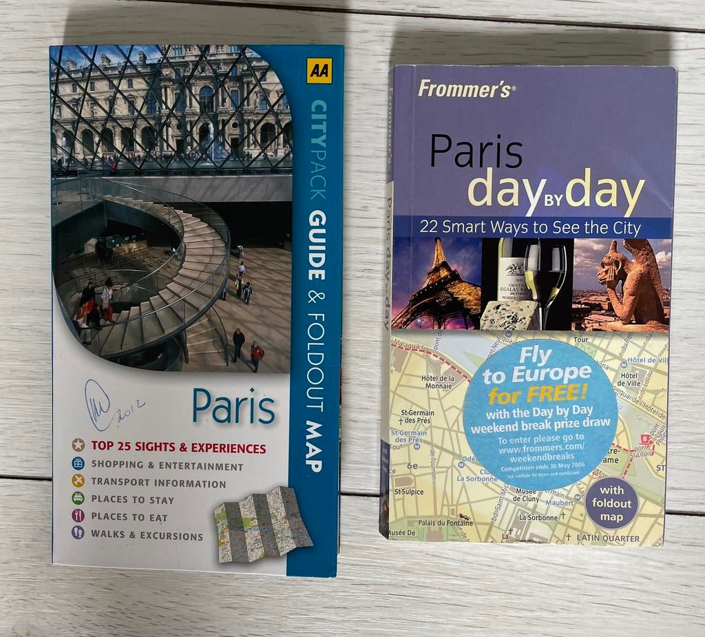 2 reisgidsen over Parijs, Boeken, Reisgidsen, Overige merken, Europa, Ophalen of Verzenden, Zo goed als nieuw