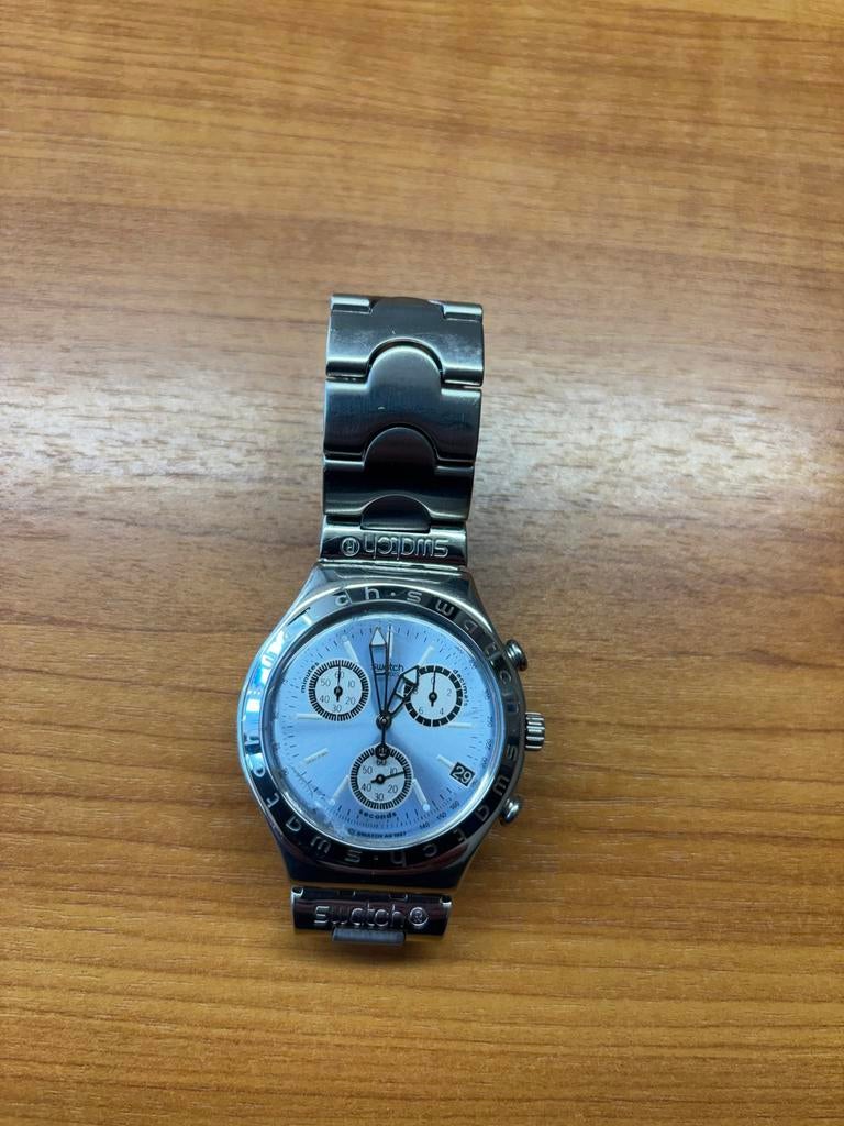 Stijlvol Swatch Chronograaf Horloge - Zilverkleurig, Sieraden, Tassen en Uiterlijk, Horloges | Heren, Gebruikt, Staal, Polshorloge