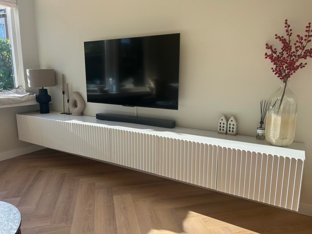 TV meubel wit | 300 x 42 x 33 cm | Zwevend | Veel kastruimte, Ophalen of Verzenden, Gebruikt, 25 tot 50 cm, Minder dan 100 cm