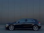 Mercedes-Benz A-Klasse 160 Business Sol AMG ORG NL SFEER LED, Auto's, Gebruikt, Euro 6, 4 cilinders, Leder en Stof