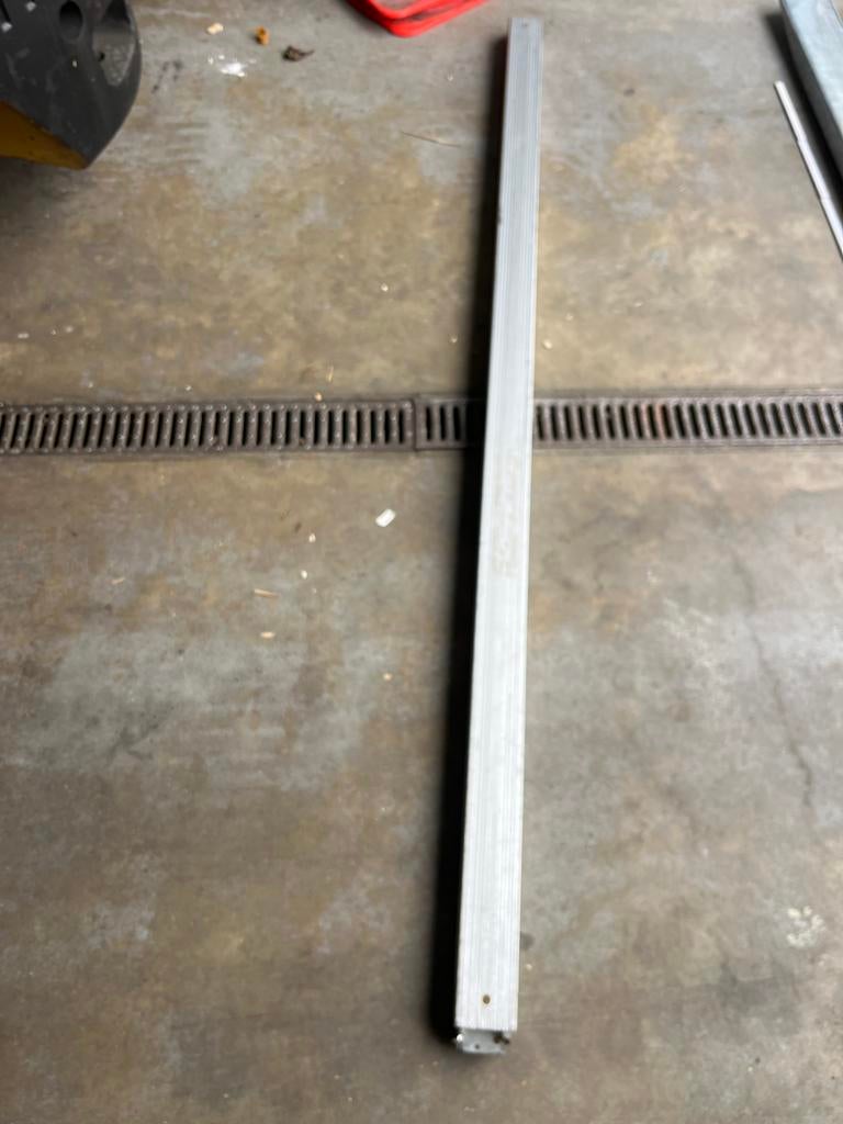 Aluminium stuwbalken voor ladingzekering, Ophalen