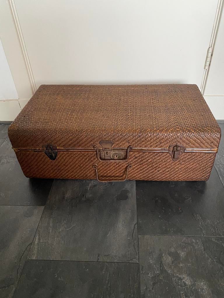 ANTIEKE RIETEN KOFFER UIT 20er JAREN (60x33x21cm), Ophalen, Overige materialen, Gebruikt, Slot
