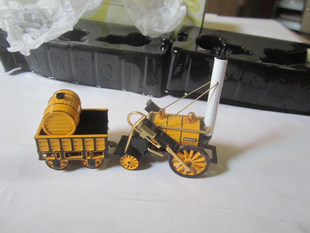stephenson,s rocket matchbox, Ophalen of Verzenden