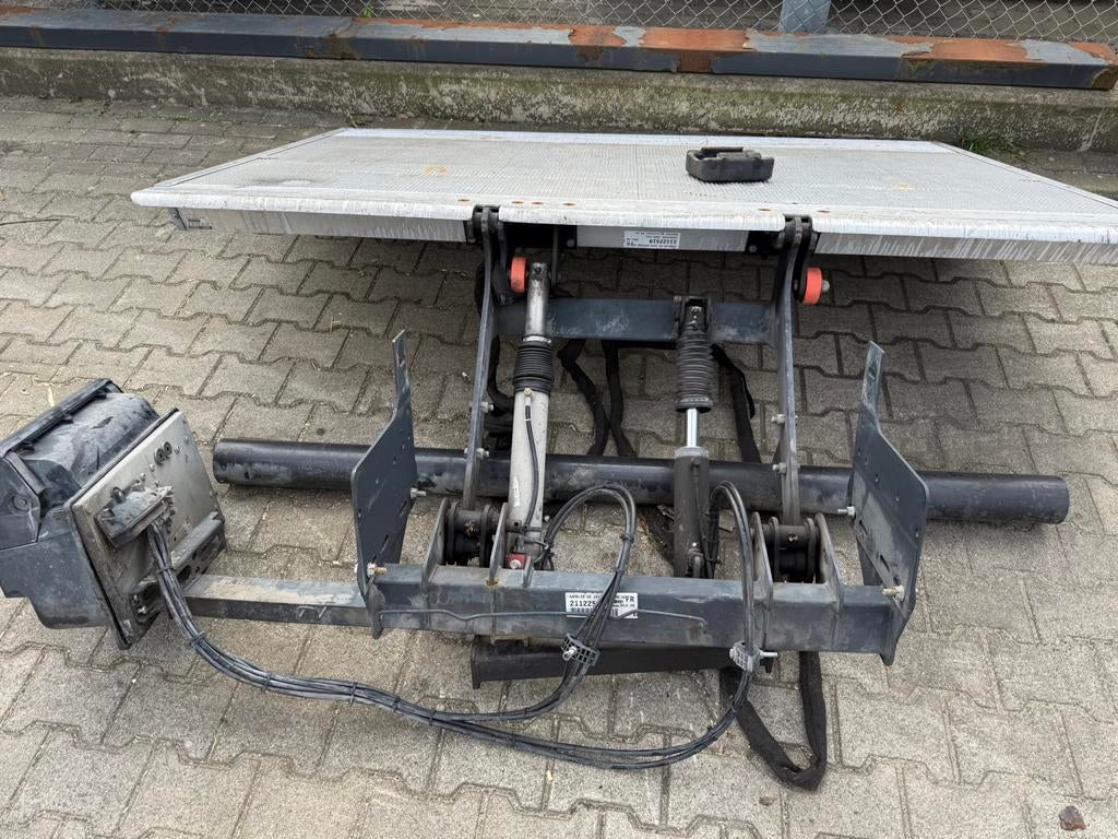 Dhollandia laadklep 750kg  BJ 2022 schade, Auto-onderdelen, Vrachtwagen-onderdelen, Ophalen of Verzenden, Overige merken