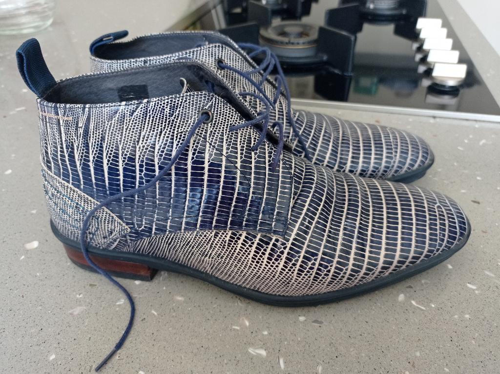 Floris van Bommel veterboot blauw wit maat 7,5 / 41, Kleding | Heren, Schoenen, Ophalen, Blauw, Boots, Floris van Bommel