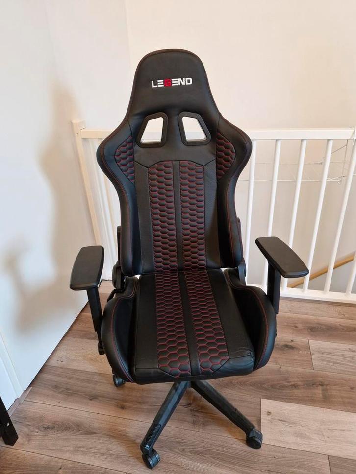 Jysk Nibe Gaming Bureaustoel - Zwart/Rood, Huis en Inrichting, Bureaustoelen, Gebruikt, Bureaustoel, Zwart, Gaming bureaustoel