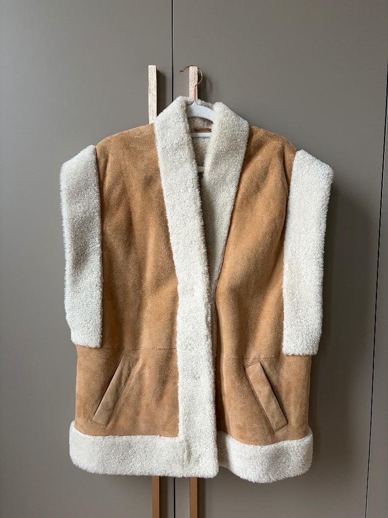 CHPTR-S beige suede lammy gilet. Maat 38, Maat 38/40 (M), Verzenden, Beige, Zo goed als nieuw
