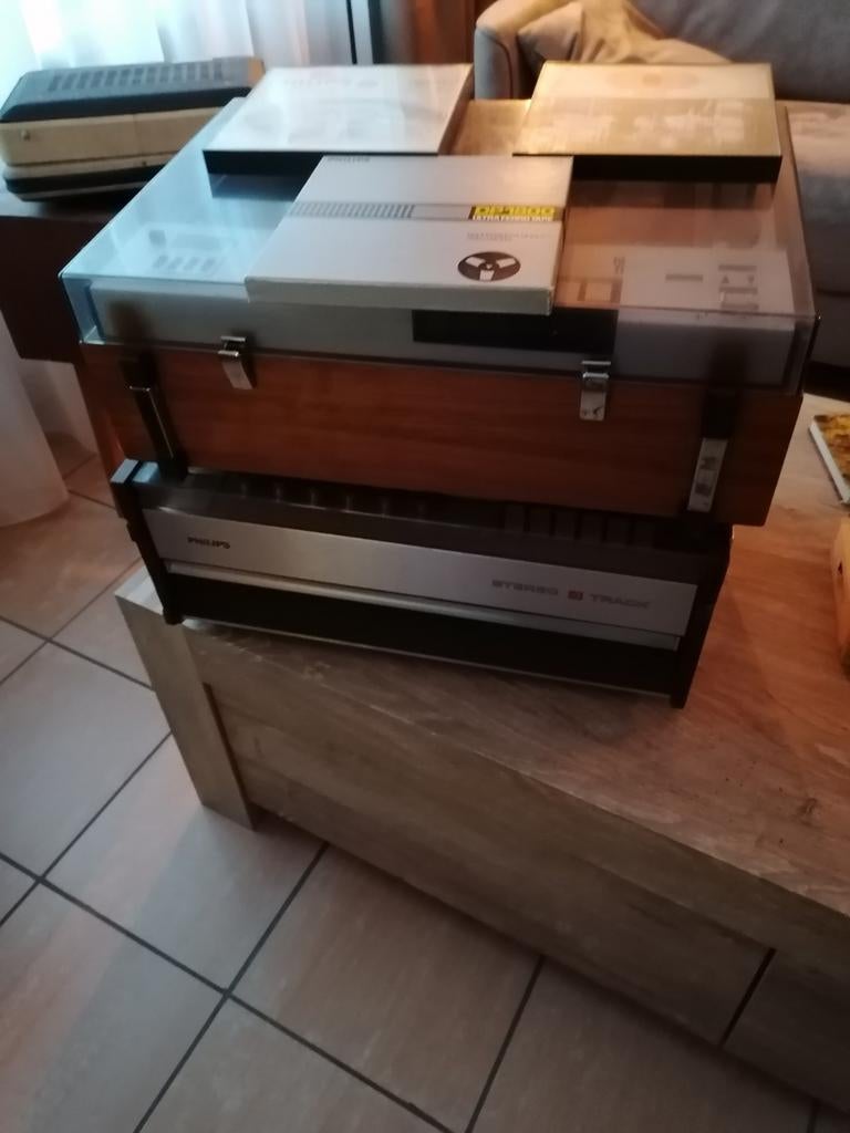 2 oude bandrecorders, Ophalen