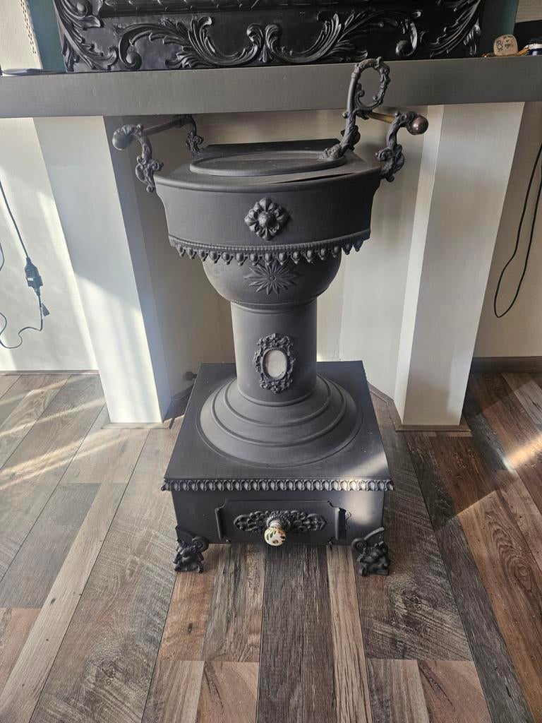 Antieke gietijzeren gaskachel met tegeltjes, Huis en Inrichting, Gebruikt, Gas, Ophalen of Verzenden, Vrijstaand