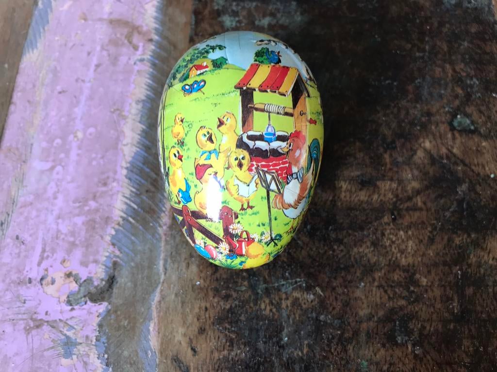 Vintage kartonnen paasei , DDR candy container , pasen, Ophalen of Verzenden