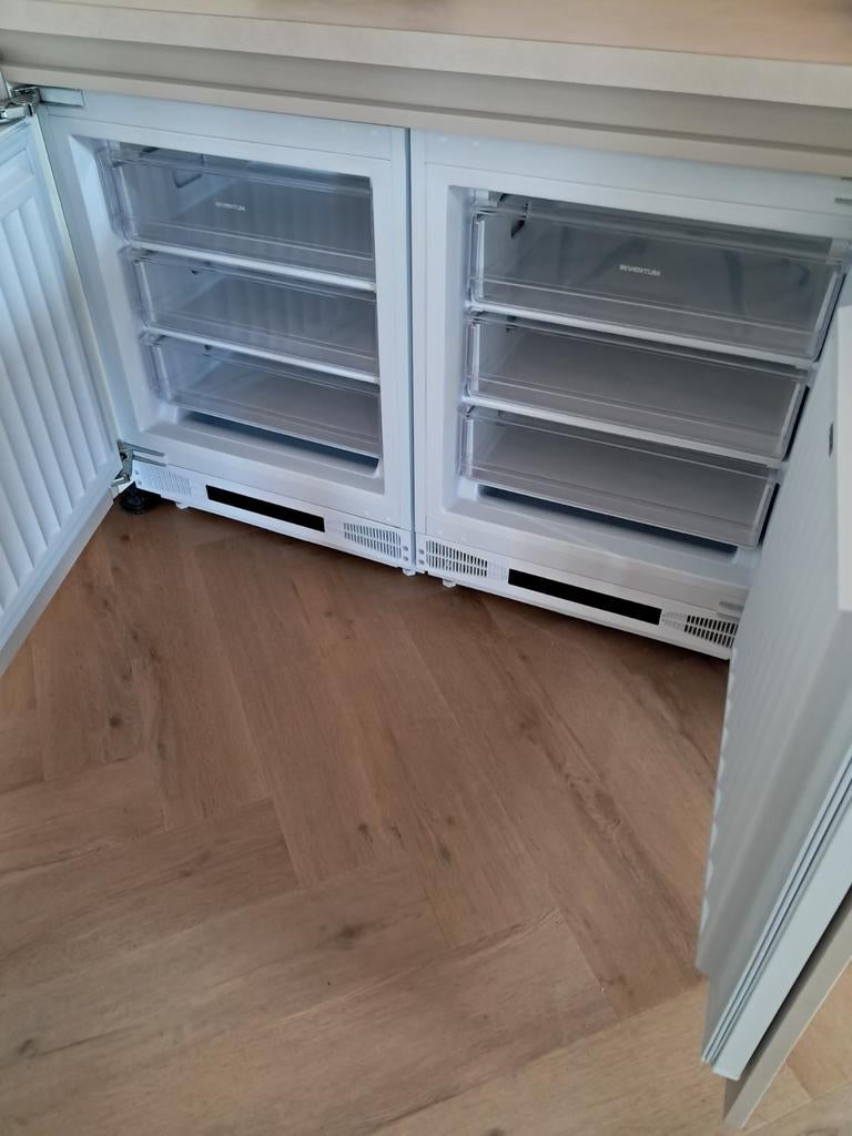Helemaal nieuw 2 onderbouw vriezers en 1 onderbouw koelkast, Witgoed en Apparatuur, Vriezers en Diepvrieskisten, Nieuw, Minder dan 85 cm