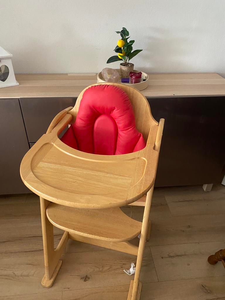 Kinderstoel met voorblad en zitje, Kinderen en Baby's, Kinderkamer | Tafels en Stoelen, Ophalen, Gebruikt, Stoel(en)