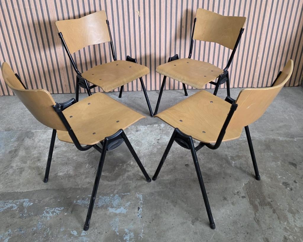 15 x Vepa Kiri design stoelen schoolstoelen hout cafe horeca, Huis en Inrichting, Stoelen, Zwart, Ophalen of Verzenden, Zo goed als nieuw