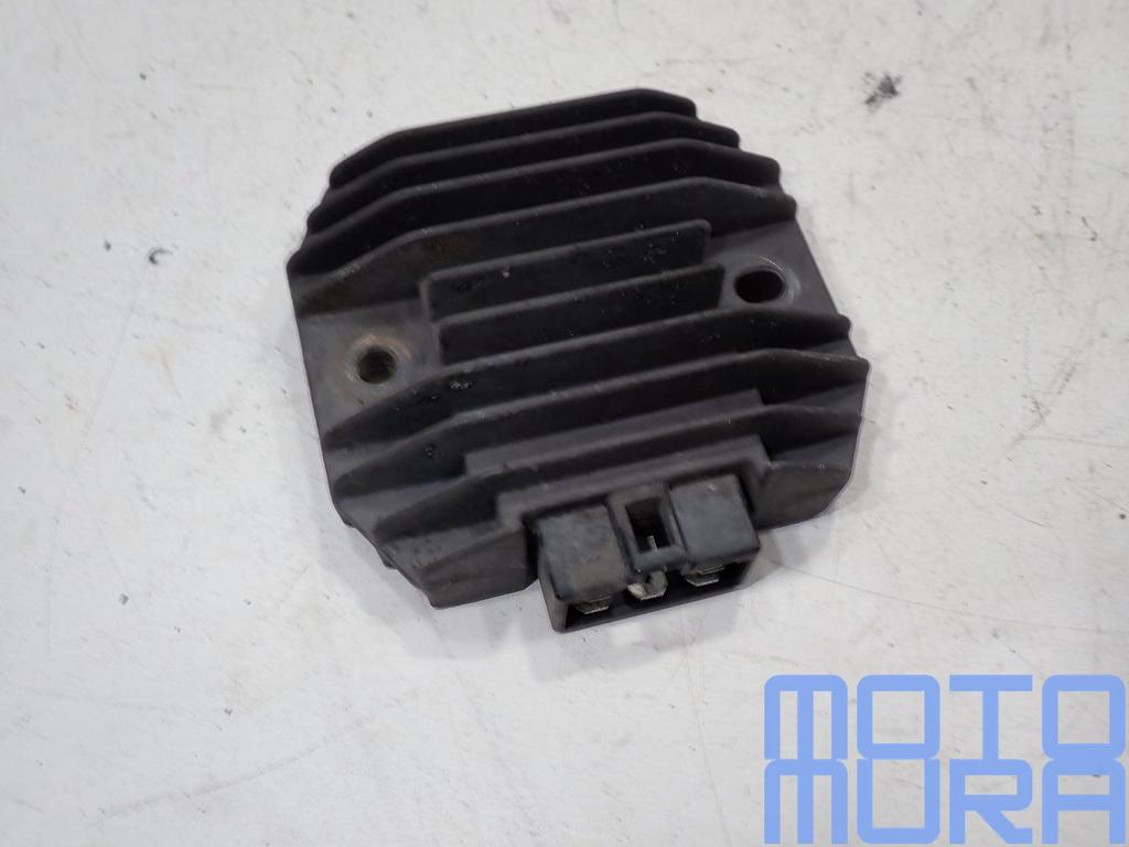 Spanningsregelaar voor Yamaha YZF R1 1998 - 2001 RN01 RN04 r, Gebruikt, -, -, Ophalen of Verzenden