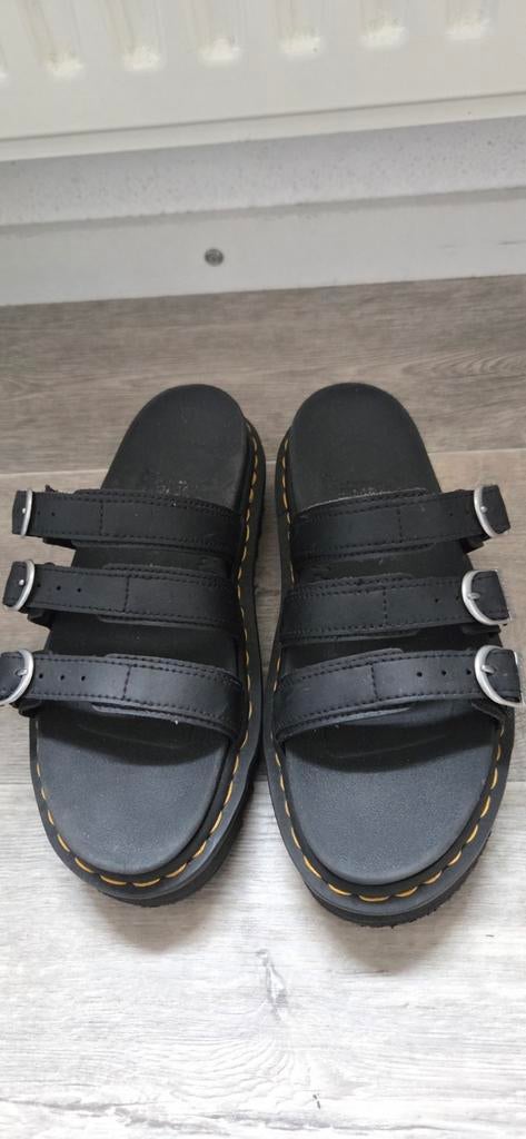 Zgan dr martens slippers mt 39, Kleding | Dames, Schoenen, Ophalen of Verzenden, Zo goed als nieuw, Zwart