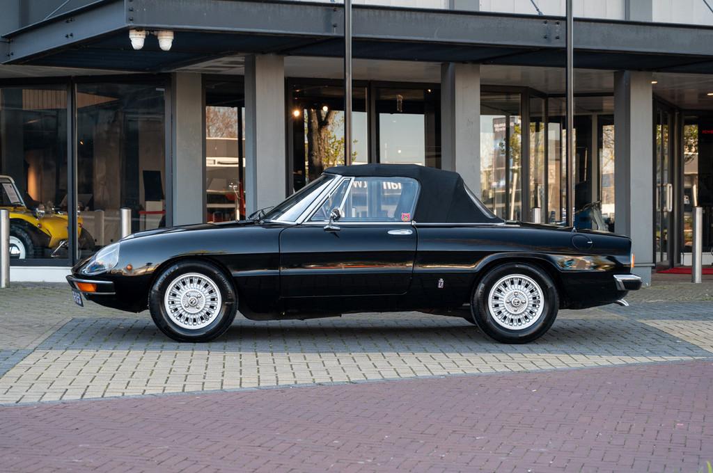 Alfa Romeo Spider 2.0 Veloce Coda Tronca (bj 1978), Cabriolet, Handgeschakeld, 2 stoelen, 126 pk