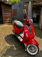 Rode Berini Scooter, Fietsen en Brommers, Ophalen, Gebruikt, Maximaal 45 km/u, Benzine