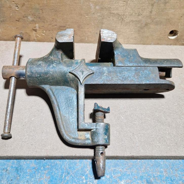 Antieke mini bankschroef  zowel functioneel als decoratief, Antiek en Kunst, Antiek | Gereedschap en Instrumenten, Ophalen of Verzenden