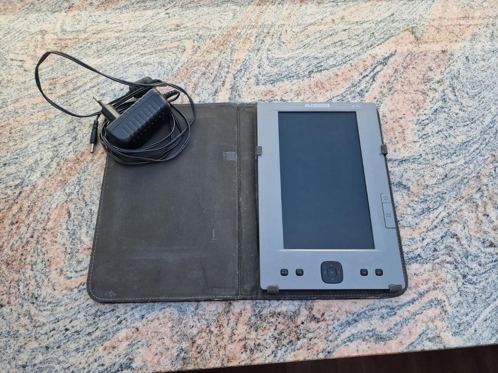 E-reader AV Autovision + hoes en oplader, AV Autovision, Ophalen of Verzenden, Zo goed als nieuw, 4 GB of minder