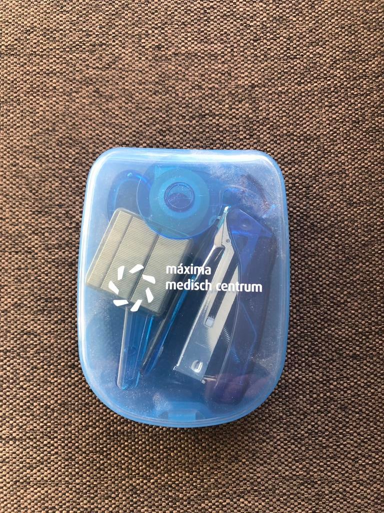 Nieuw setje nietapparaat, plakband en schaartje, Ophalen of Verzenden