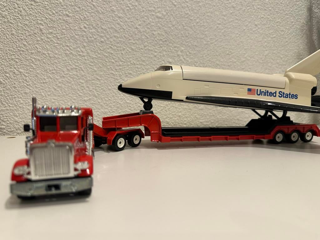 Siku 4016 Peterbilt USA Truck met Space Shuttle - W. Germany, Ophalen of Verzenden, Gebruikt, Bus of Vrachtwagen