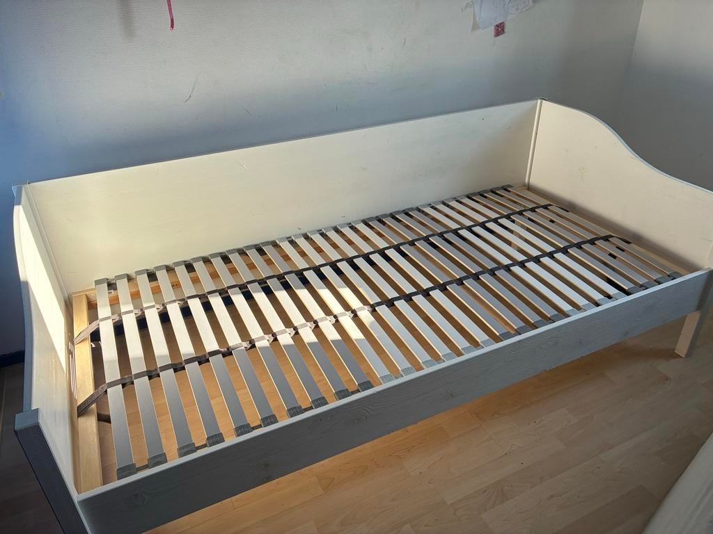 Ikea bed 90x200 met ladebak en lattenbodem, Ophalen, Gebruikt, 90 cm, Eenpersoons