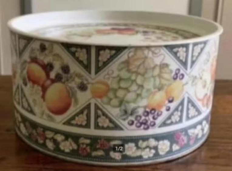 Groot, rond blik fruit versiering; druiven perzik, bessen, Verzamelen, Blikken, Ophalen of Verzenden, Zo goed als nieuw, Overige