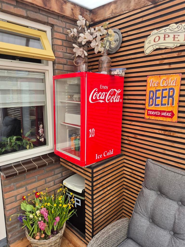 Leuke coca cola koelkast., Witgoed en Apparatuur, Minder dan 75 liter, Ophalen, Zonder vriesvak, 160 cm of meer