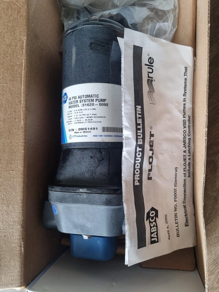 JABSCO DRINKWATERPOMP PARMAX HD4 12v 40PSI, Ophalen, Nieuw, Kombuis en Sanitair