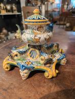 Majolica inktpot doorsnede 24 cm. €175., Ophalen
