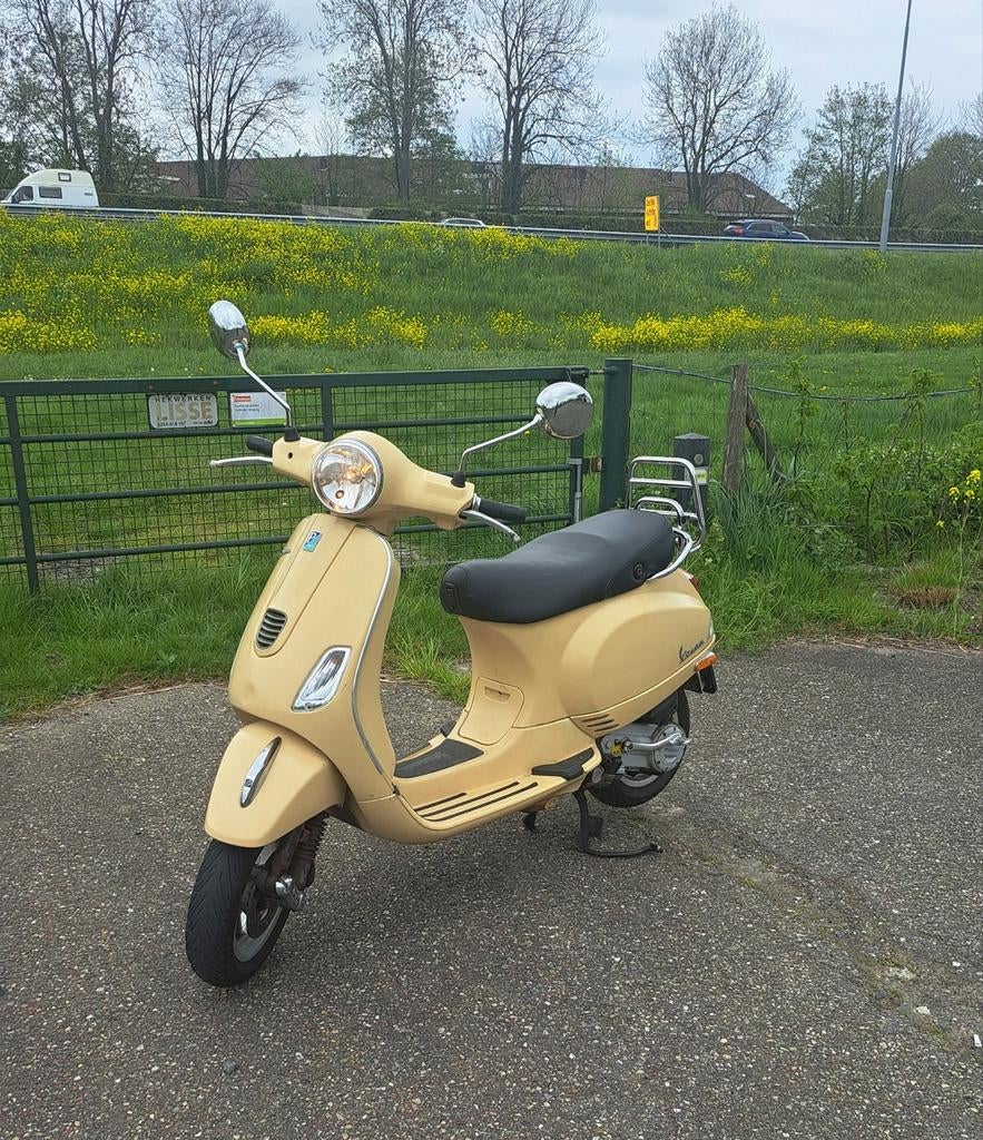 Vanille Vespa LX 50cc 4takt, Fietsen en Brommers, Scooters | Vespa, Ophalen, Zo goed als nieuw, Benzine, 50 cc