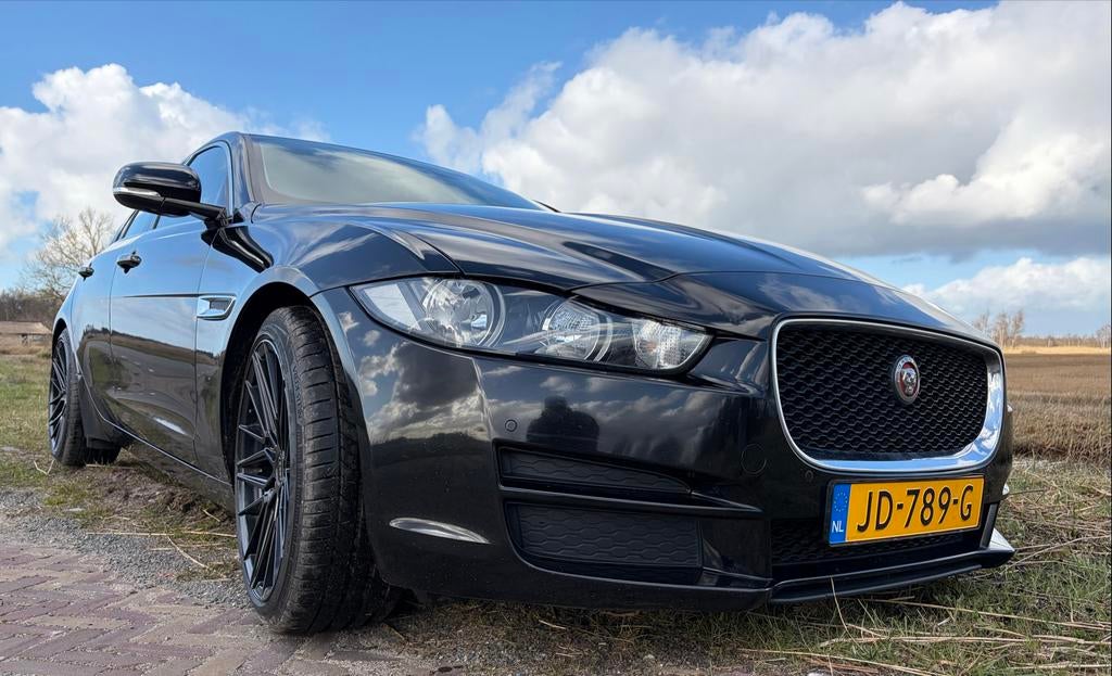 Jaguar XE 2.0D 120KW AUT 2016 Zwart, Auto's, Jaguar, Automaat, Achterwielaandrijving, 1800 kg, 4 cilinders