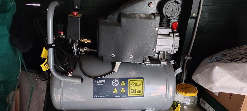 Ferm CRM1045 Compressor - 50L, 8 bar, Doe-het-zelf en Verbouw, Compressors, Gebruikt, 6 tot 10 bar, Ophalen of Verzenden, 25 tot 100 liter