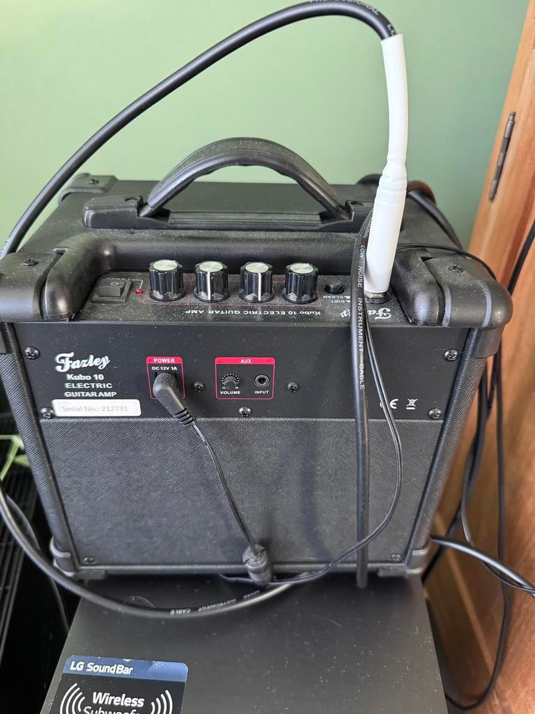 Fazley linkshandige elektrische gitaar met versterker, Gebruikt, Met versterker, Solid body, Ophalen