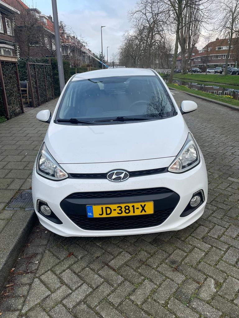 Hyundai i10 1.0i 66pk 2016 Wit, Auto's, Hyundai, Particulier, i10, Airconditioning, Bluetooth, Centrale vergrendeling, Cruise Control