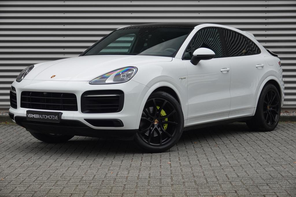 Porsche Cayenne Coupé 3.0 E-Hybrid | Sport Chrono | Pano |, Auto's, Porsche, Automaat, Gebruikt, 2995 cc, Wit