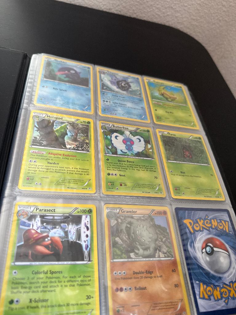 Generations Boek + Pokémon Kaarten, Ophalen of Verzenden, Nieuw, Boek of Catalogus