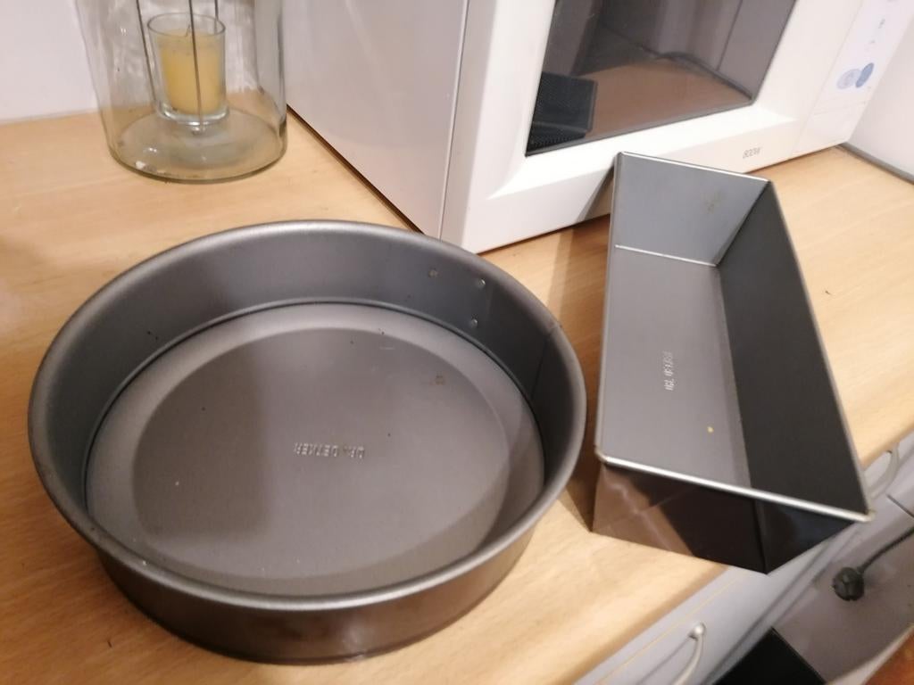 2 Dr. Oetker bakvormen: springvorm en cakevorm, Ophalen of Verzenden, Metaal, Grijs, Overige merken