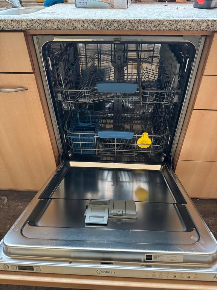 Indesit Vaatwasser - Goede Conditie + Frontplaat, Witgoed en Apparatuur, Vaatwasmachines, Gebruikt, Inbouw, 85 tot 90 cm, 60 cm of meer