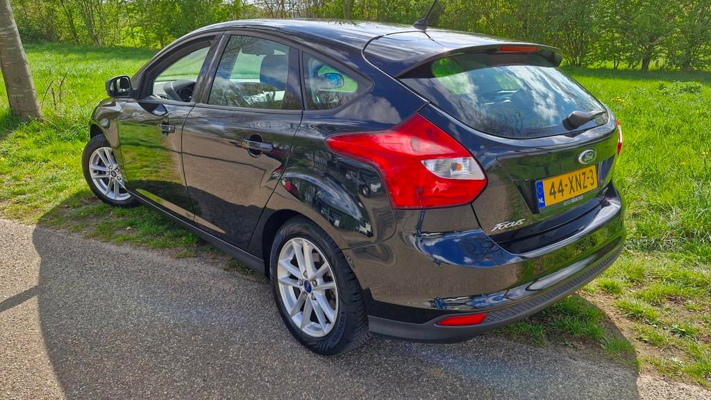 Ford Focus 1.0 EcoBoost Trend 101PK | Rijklaarprijs | Elektr, Auto's, Euro 5, Gebruikt, Zwart, 635 kg