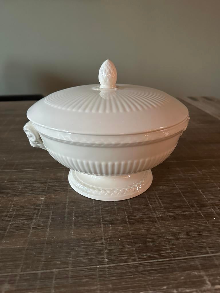 Nieuw Wedgwood Edme terrine, Ophalen