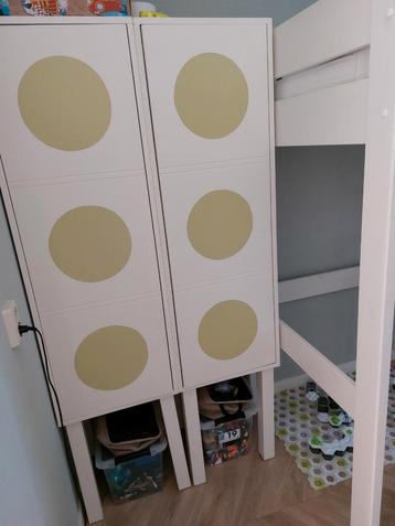 Leuke kinderkamer kledingkast beschikbaar voor biedingen